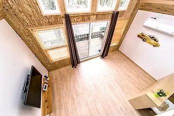 Brown Cabin Jeju Güney Kore