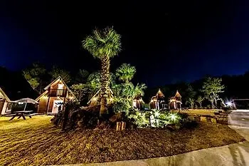 Brown Cabin Jeju Tatil Evi